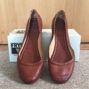 Frye Carson Ballet Flat leather shoe, size 7.5